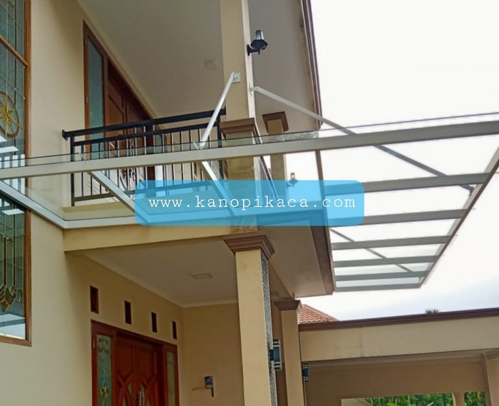 Kanopi Kaca 8mm Tempered - Tipis, Elegan, dan Tetap Aman Kanopi Kaca 8mm Tempered - Tipis, Elegan, dan Tetap Aman