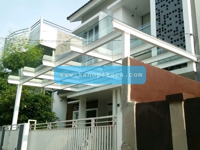 Kanopi Kaca Carport - Bikin Area Parkir Makin Modern & Elegan Kanopi Kaca Carport - Bikin Area Parkir Makin Modern & Elegan